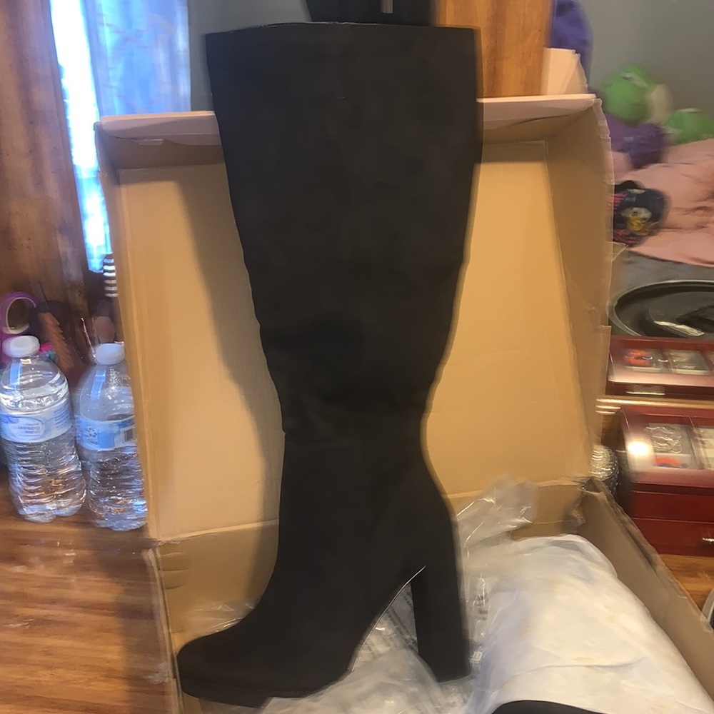 Heeled boots